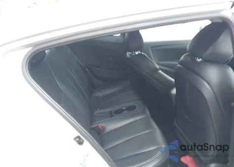 2015 Hyundai Veloster Turbo z USA, uszkodzony, nr VIN KMHTC6AE0FU226523